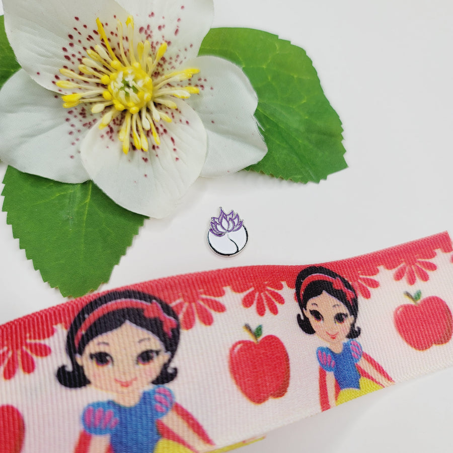 Snow White #2 Grosgrain Ribbon - 010699 - 1 1/2" (40mm) -  5 yards