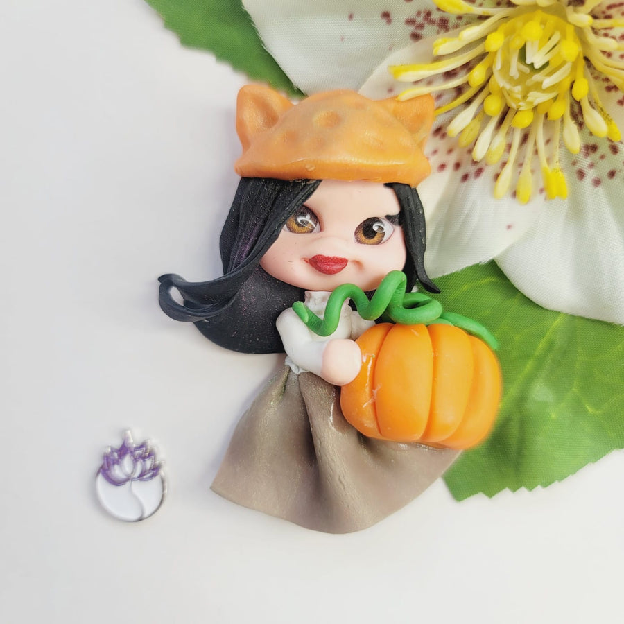 573 Willow Clay Doll for Bow-Center, Jewelry Charms, Accessories, and More